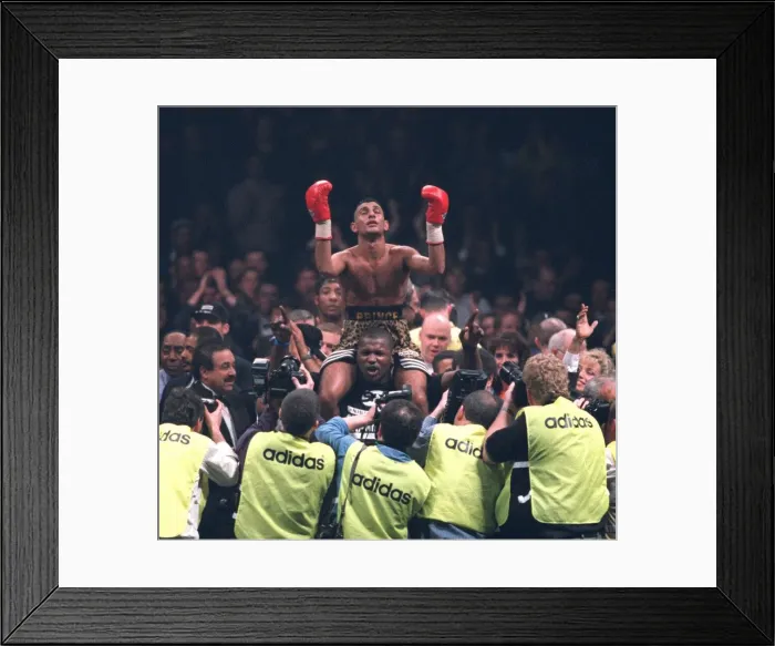 Framed Print : Prince Naseem Hamed Boxing Looks To The Heavens After Winning The Ibf Featherweight Title Framed Print : Prince Naseem Hamed Boxing Looks To The Heavens After Winning The Ibf Featherweight Title