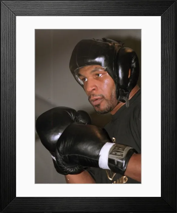 Framed Print : Mike Tyson in training for his World Title fight with Frank Bruno in Las Vegas Framed Print : Mike Tyson in training for his World Title fight with Frank Bruno in Las Vegas