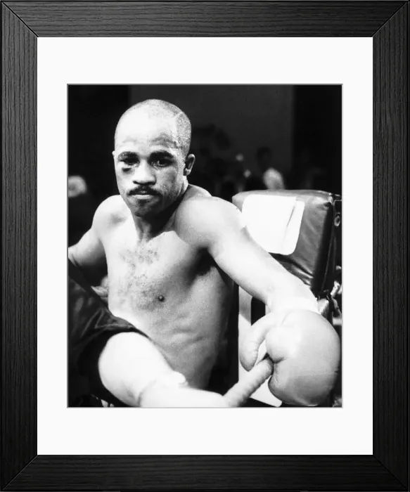 : Lloyd Honeyghan Boxing after losing his World Welterweight boxing title to challenger : Lloyd Honeyghan Boxing after losing his World Welterweight boxing title to challenger