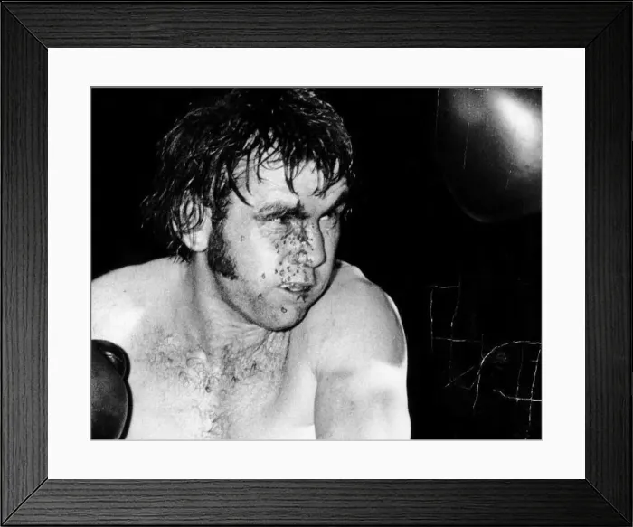 : Chris Finnegan Boxer with blood splattered face