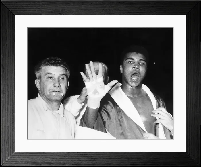 Framed Print : Scenes after the non-title heavyweight fight between American Cassius Clay Framed Print : Scenes after the non-title heavyweight fight between American Cassius Clay