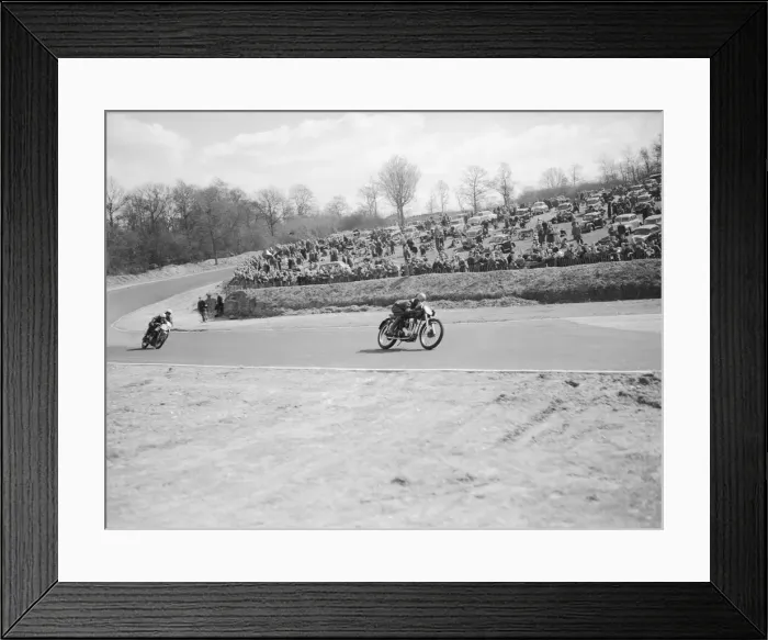 Framed Print : Motorcycle racing on the newly lengthen track at Brands Hatch, Kent Framed Print : Motorcycle racing on the newly lengthen track at Brands Hatch, Kent