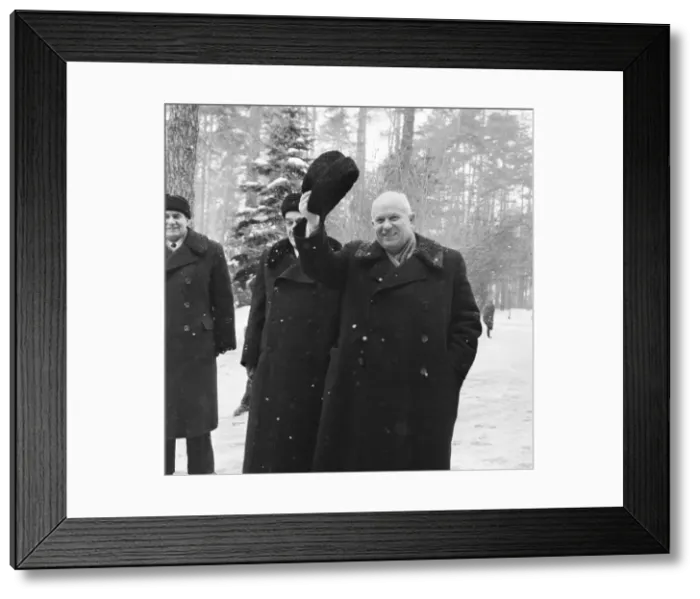 Framed Print : Harold MacMillan talks with Kruschev and Mickoyan. Arriving at a government datcha Framed Print : Harold MacMillan talks with Kruschev and Mickoyan. Arriving at a government datcha