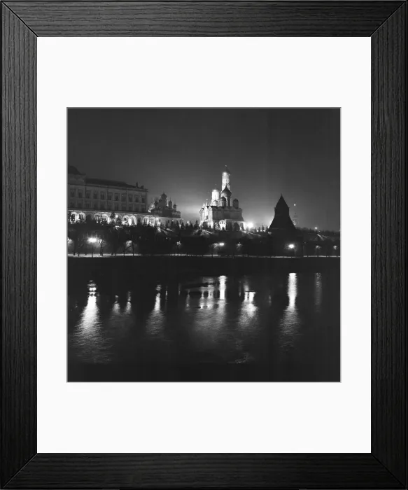 Framed Print : Night shot of the Kremlin with the Cathedral of St. Basil floodlight Framed Print : Night shot of the Kremlin with the Cathedral of St. Basil floodlight