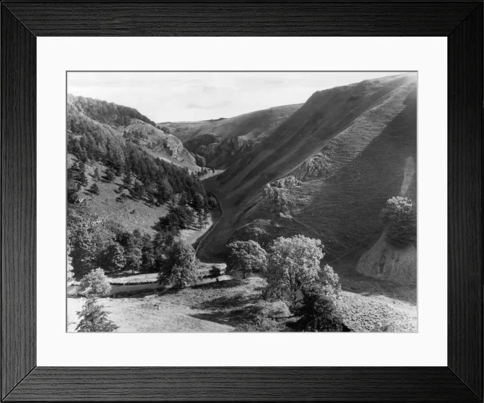 Framed Print : View of Dovedale, Derbyshire. 12th December 1934