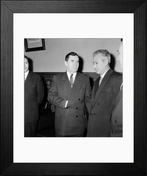 Framed Print : Harold MacMillan talks with Andrei Gromyko and Mr Rashidov