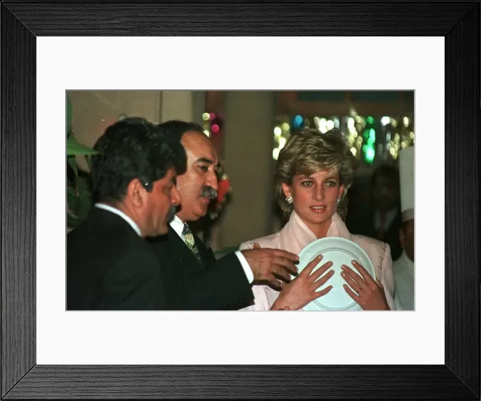 Framed Print : Diana, Princess of Wales at a restaurant for dinner with Jemima Khan and her husband