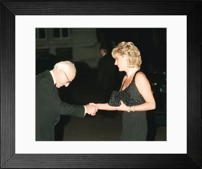 Framed Print : Princess Diana arrives at Bridgewater House in Westminster Framed Print : Princess Diana arrives at Bridgewater House in Westminster