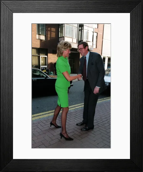 Framed Print : Diana, Princess of Wales is greeted by Max Hastings, Editor of the Evening Standard Framed Print : Diana, Princess of Wales is greeted by Max Hastings, Editor of the Evening Standard