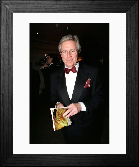 Framed Print : Michael Aspel TV Presenter March 1998 At the Grosvenor Hotel attending the 1998 Framed Print : Michael Aspel TV Presenter March 1998 At the Grosvenor Hotel attending the 1998