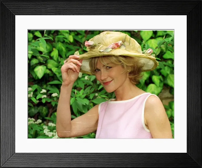 Framed Print : Anthea Turner at Royal Ascot- June 1998 TV Presenter wearing Dale Issac designed