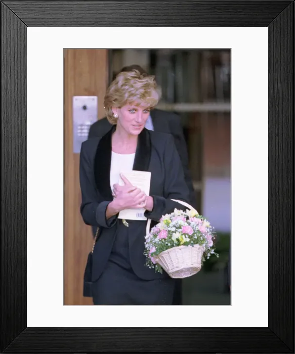 Framed Print : Princess Diana leaves Broadmoor Hospital in Crowthorne, Berkshire after opening Framed Print : Princess Diana leaves Broadmoor Hospital in Crowthorne, Berkshire after opening