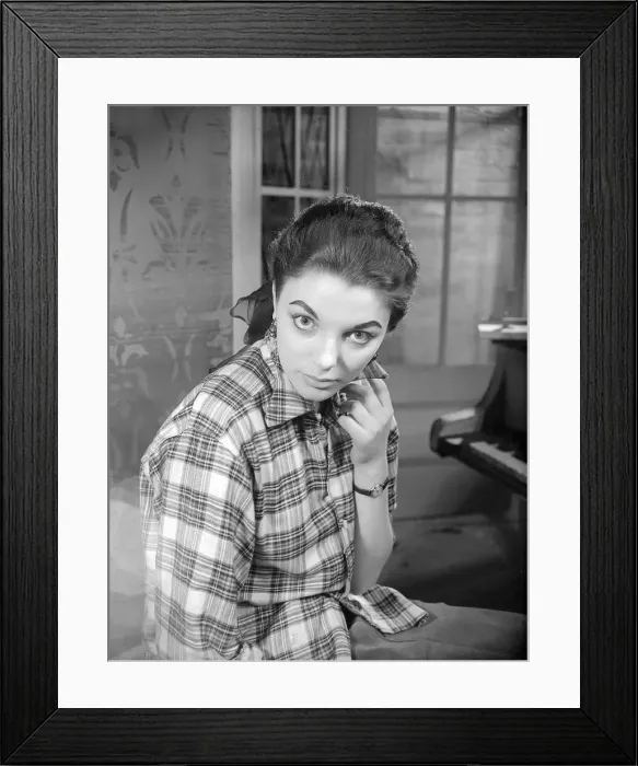Framed Print : Joan Collins at the Queens Theatre March 1952 Framed Print : Joan Collins at the Queens Theatre March 1952