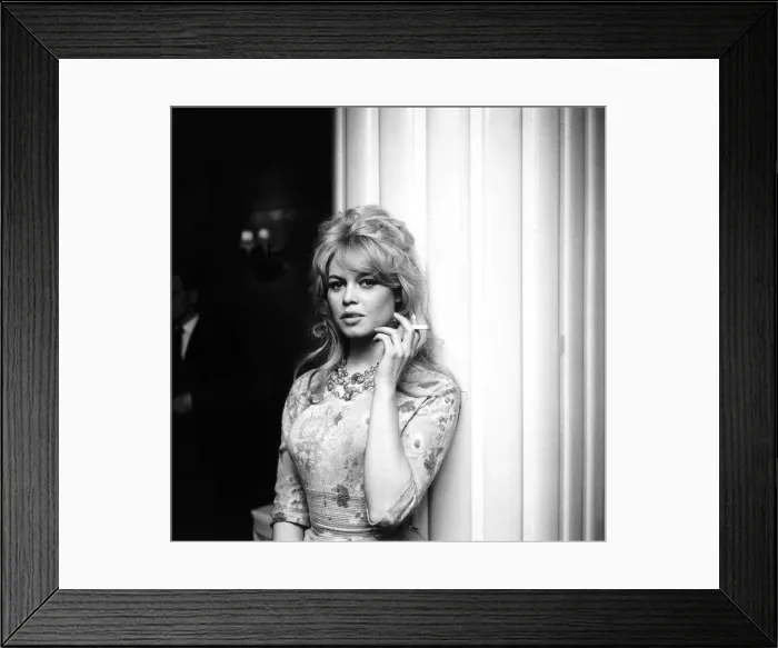 Framed Print : Brigitte Bardot, arrives in London, Thursday 9th April 1959