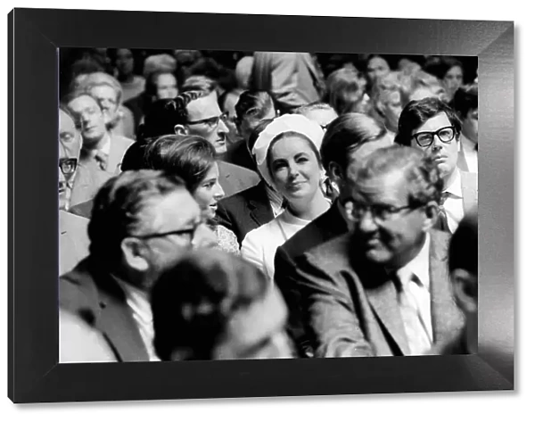 Elizabeth Taylor Actress amongst the buyers at an Art sale at Sothebys