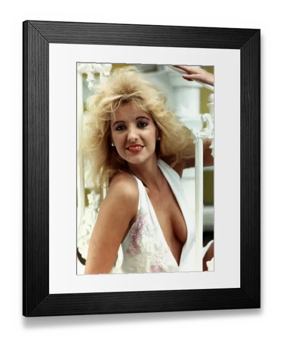 Framed Print : Ellie Laine comedienne