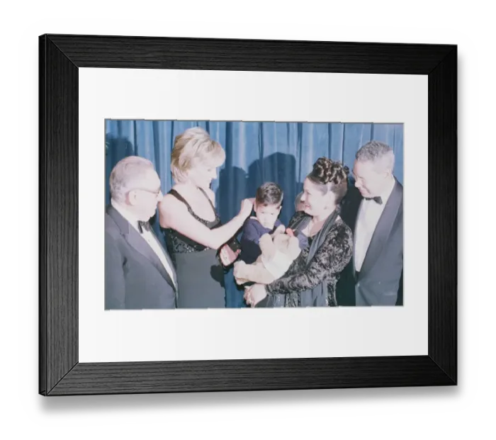 Framed Print : Diana, Princess of Wales accompanied by former US Secretary of State Henry Kissinger