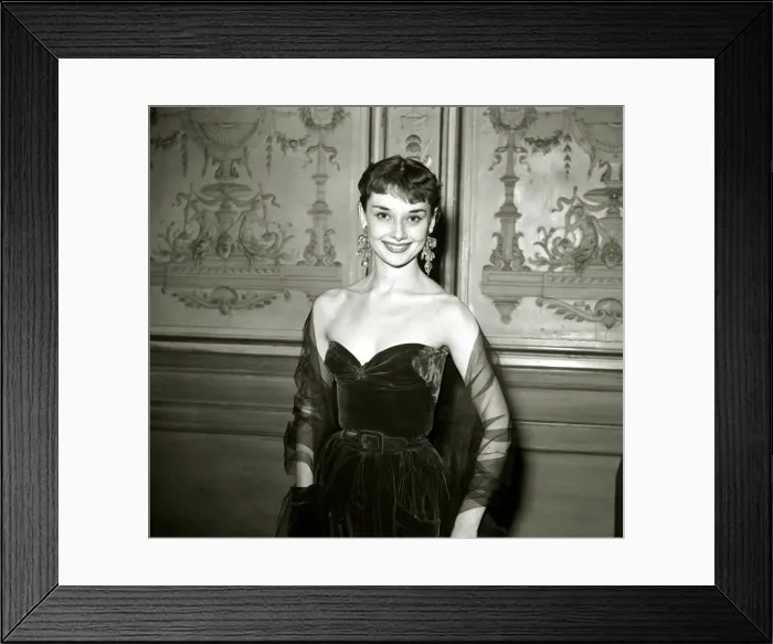 Framed Print : Audrey Hepburn arrives for the first night of The Gay Invalid Framed Print : Audrey Hepburn arrives for the first night of The Gay Invalid