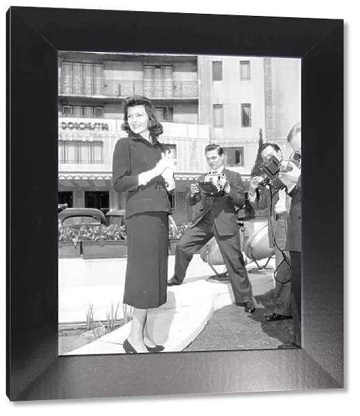 Rita Hayworth in London. Photo shoot press reception April 1956