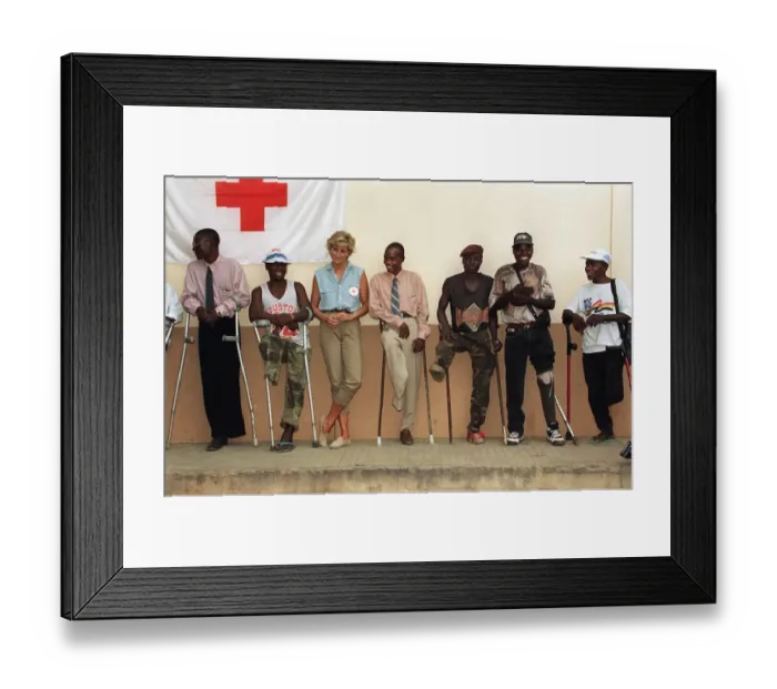 Framed Print : Diana, Princess of Wales four day visit to Angola, the former Portuguese colony torn