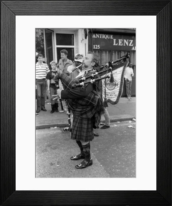 Framed Print : Notting Hill Carnival August 1987 A Scottish bag pipe player Framed Print : Notting Hill Carnival August 1987 A Scottish bag pipe player