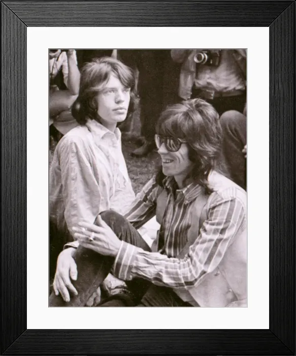 Framed Print : Rolling Stones : Mick Jagger & Keith Richards at a photocall in Hyde Park 13 June 1969 Framed Print : Rolling Stones : Mick Jagger & Keith Richards at a photocall in Hyde Park 13 June 1969