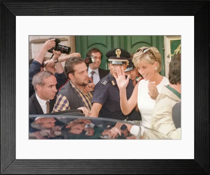 Framed Print : Diana, Princess of Wales visits Rome, Italy to host a charity dinner Framed Print : Diana, Princess of Wales visits Rome, Italy to host a charity dinner