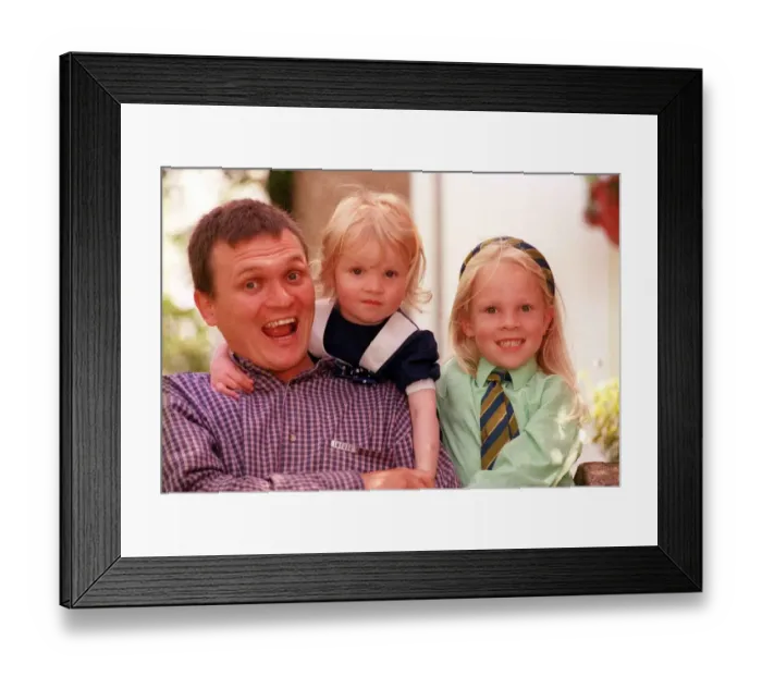 Framed Print : Actor Douglas Sannachan with daughters Rhona and Heather June 1998