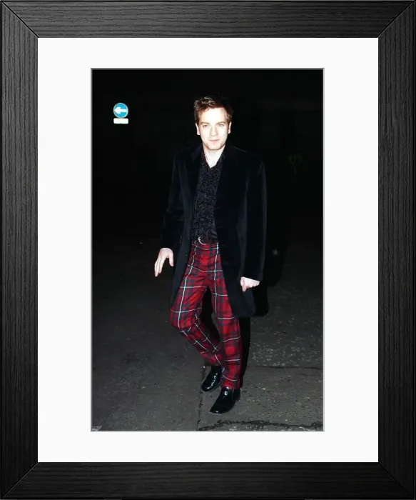 Framed Print : Ewan McGregor Actor arrives at the Bafta Scotland Awards ceremony November 1997 Framed Print : Ewan McGregor Actor arrives at the Bafta Scotland Awards ceremony November 1997