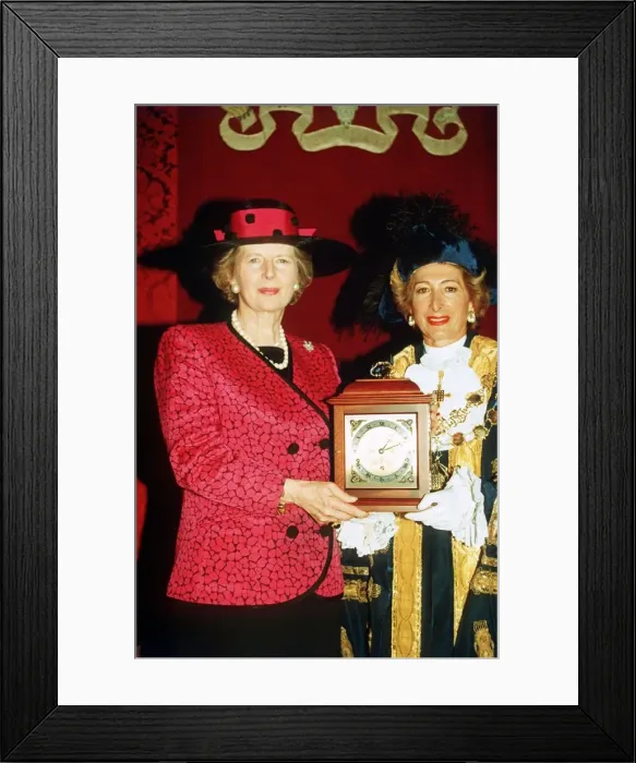Framed Print : Margaret Thatcher, left, receives her conferment of the Honorary Freedom of the City of