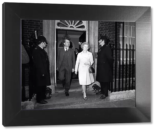 DH - Margaret Thatcher Dec 1970 Leaing 10 Downing Street after cabinet Meeting