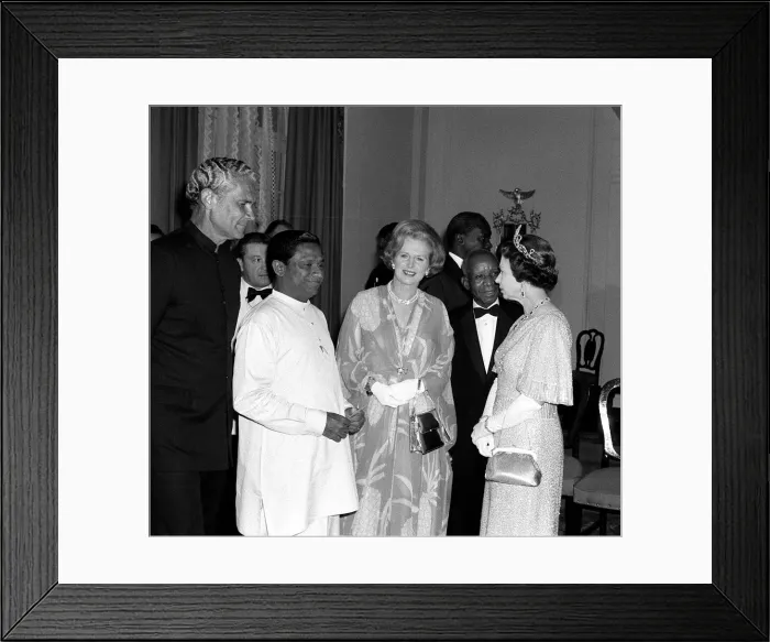 Framed Print : Queen Elizabeth Aug 1979 and Margaret Thatcher in Zambia on an official Visit