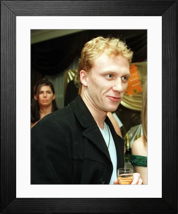 Framed Print : Scots actor Kevin McKidd January 1999 in a black coat, holding a glass of wine Framed Print : Scots actor Kevin McKidd January 1999 in a black coat, holding a glass of wine