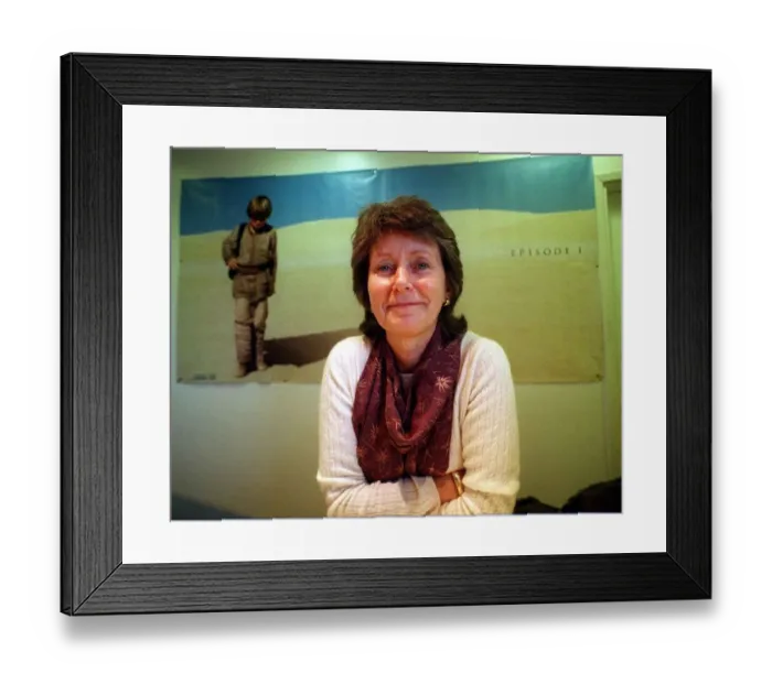 Framed Print : Carol McGregor December 1998, mother of actor Ewan at the Odeon Cinema The Quays