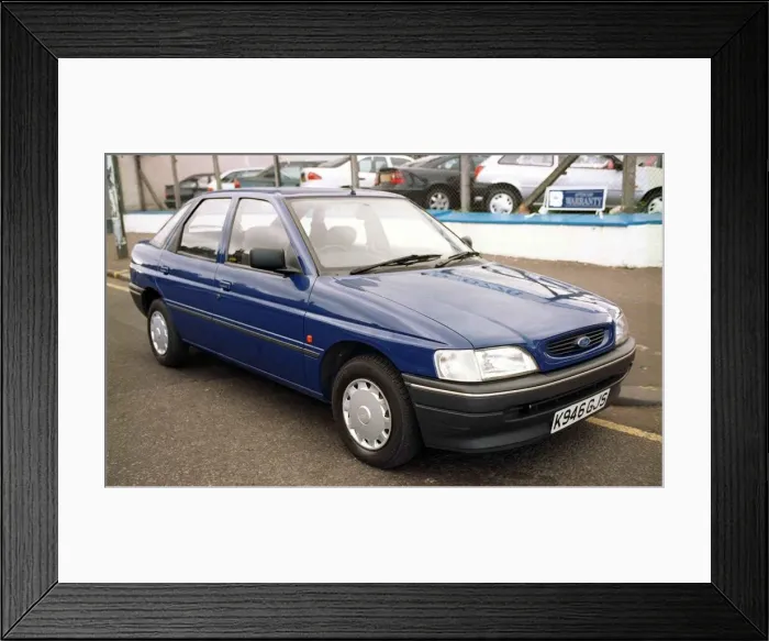 Framed Print : FORD ESCORT 1. 4 ltr 1992 BLUE SEPTEMBER 1997 Framed Print : FORD ESCORT 1. 4 ltr 1992 BLUE SEPTEMBER 1997
