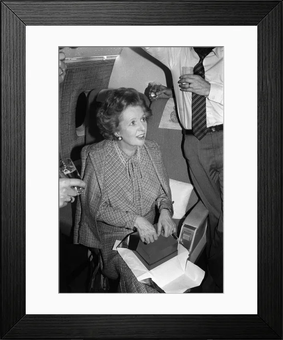 Framed Print : Margaret Thatcher British Prime Minister - December 1984 relaxes at an impromptu Framed Print : Margaret Thatcher British Prime Minister - December 1984 relaxes at an impromptu