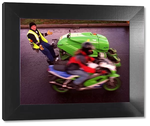 GREG WALKER GREEN BIKE AND STUART HARDEN JANUARY 1998 WITH HIS GREEN MACHINE ROAD CLEANER