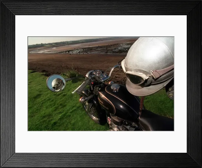 Framed Print : Indian manufactured Royal Enfield Bullet October 1998 Motorcycle Framed Print : Indian manufactured Royal Enfield Bullet October 1998 Motorcycle