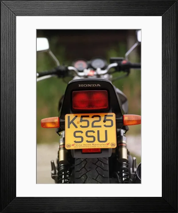 Framed Print : JAPANESE IMPORT MOTORBIKE HONDA 400 OCTOBER 1997 NUMBER PLATE K525 SSU Framed Print : JAPANESE IMPORT MOTORBIKE HONDA 400 OCTOBER 1997 NUMBER PLATE K525 SSU