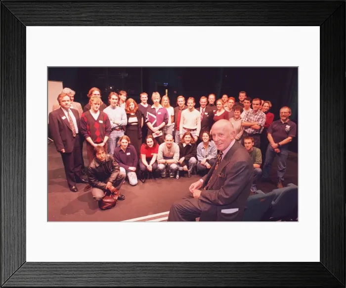 Framed Print : Richard Wilson actor January 1998 with his Marathon team Framed Print : Richard Wilson actor January 1998 with his Marathon team