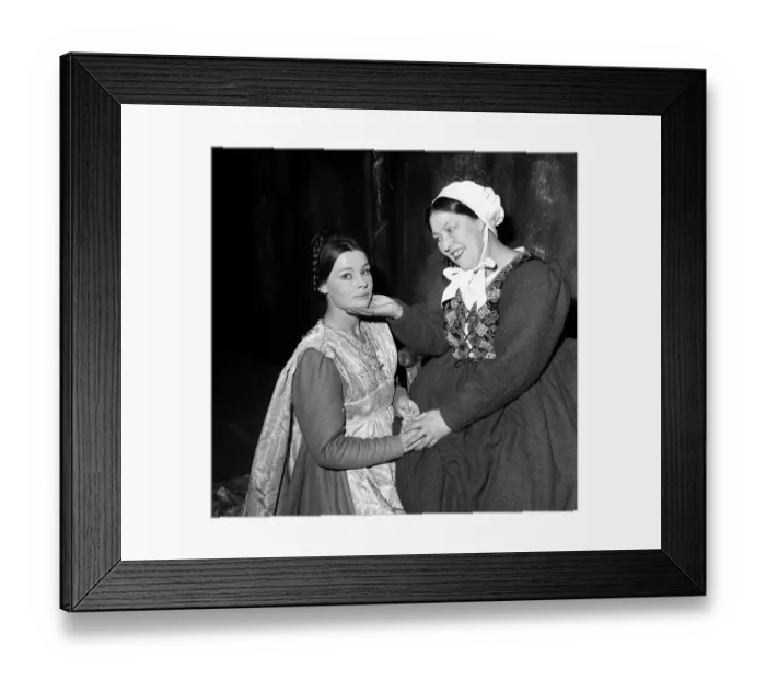 Framed Print : Romeo and Juliet'October 1960 Judi Dench as Juliet Framed Print : Romeo and Juliet'October 1960 Judi Dench as Juliet