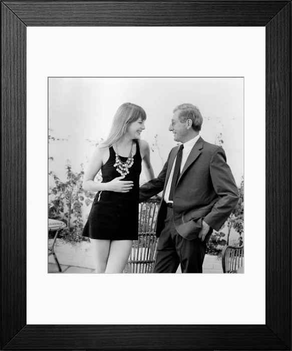 Framed Print : Jane Birkin & Abraham Polanski June 1970 21 / 6 / 1970 4g02 Framed Print : Jane Birkin & Abraham Polanski June 1970 21 / 6 / 1970 4g02