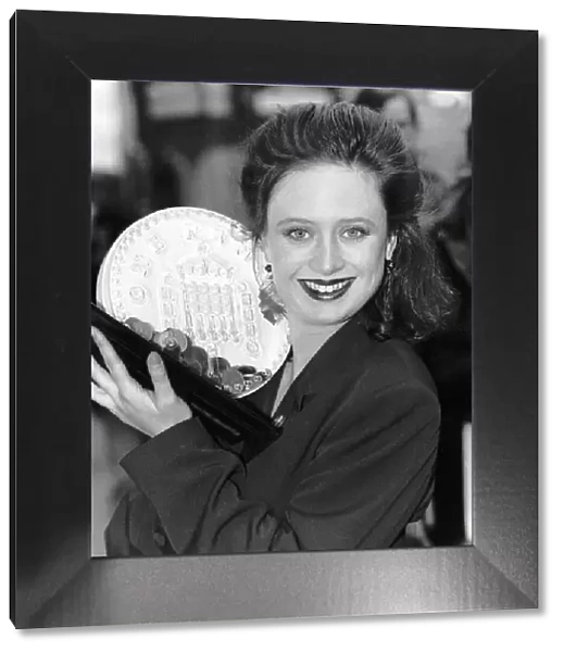 Hilary Crowson actress - December 1989