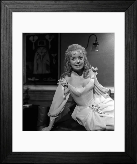 Framed Print : 23 years old Angharad Rees on the set of Hands of the Ripper Framed Print : 23 years old Angharad Rees on the set of Hands of the Ripper