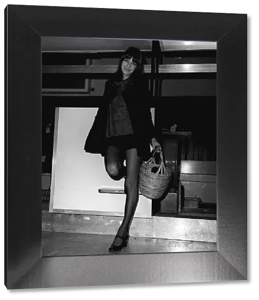 Jane Birkin at Heathrow Airport (London) January 1971 She has been in London