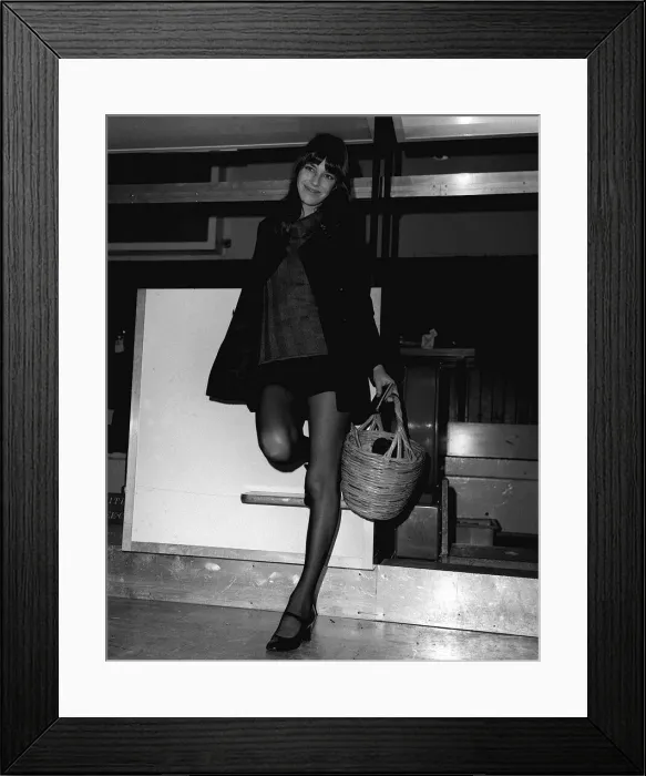 Framed Print : Jane Birkin at Heathrow Airport (London) January 1971 She has been in London