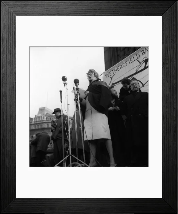 Framed Print : Vanessa Redgrave at a Ban the Bomb meeting in Wethersfield in 1962 Founder