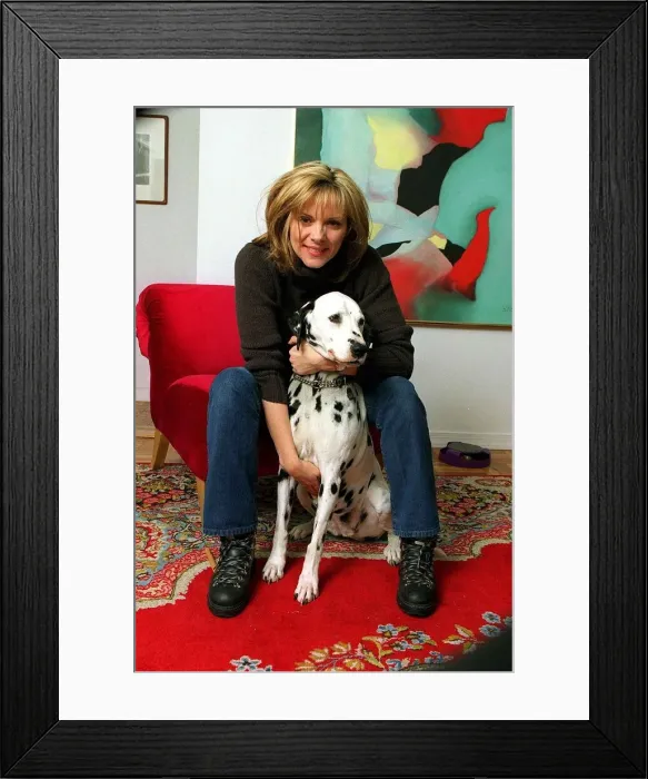 Framed Print : Kim Cattrall Actress February 1999 at home in New York Framed Print : Kim Cattrall Actress February 1999 at home in New York