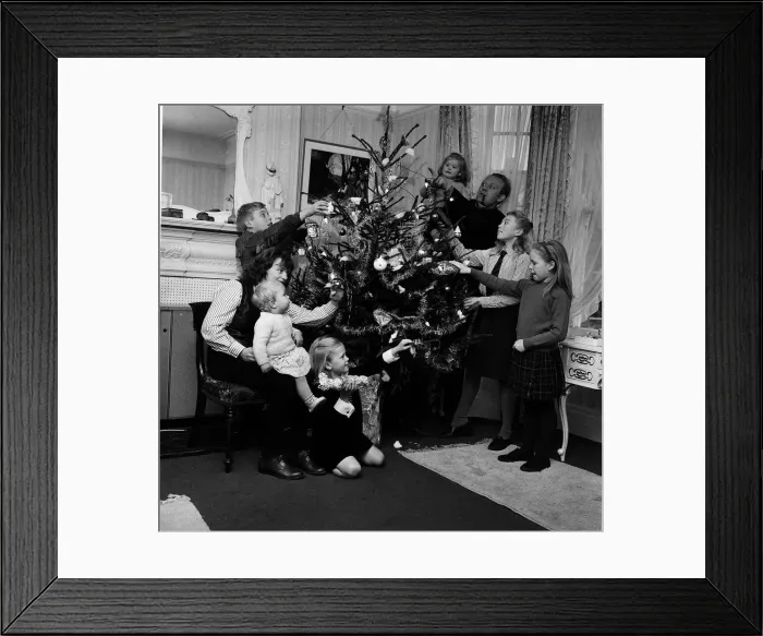 Framed Print : Joss Ackland Actor with family at Christmas Framed Print : Joss Ackland Actor with family at Christmas