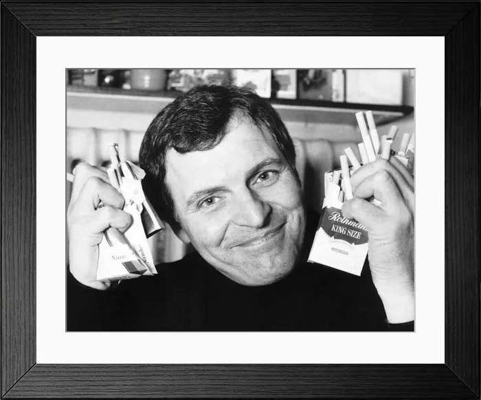Framed Print : Peter Dean Actor who attempts to quit smoking January 1986 Framed Print : Peter Dean Actor who attempts to quit smoking January 1986